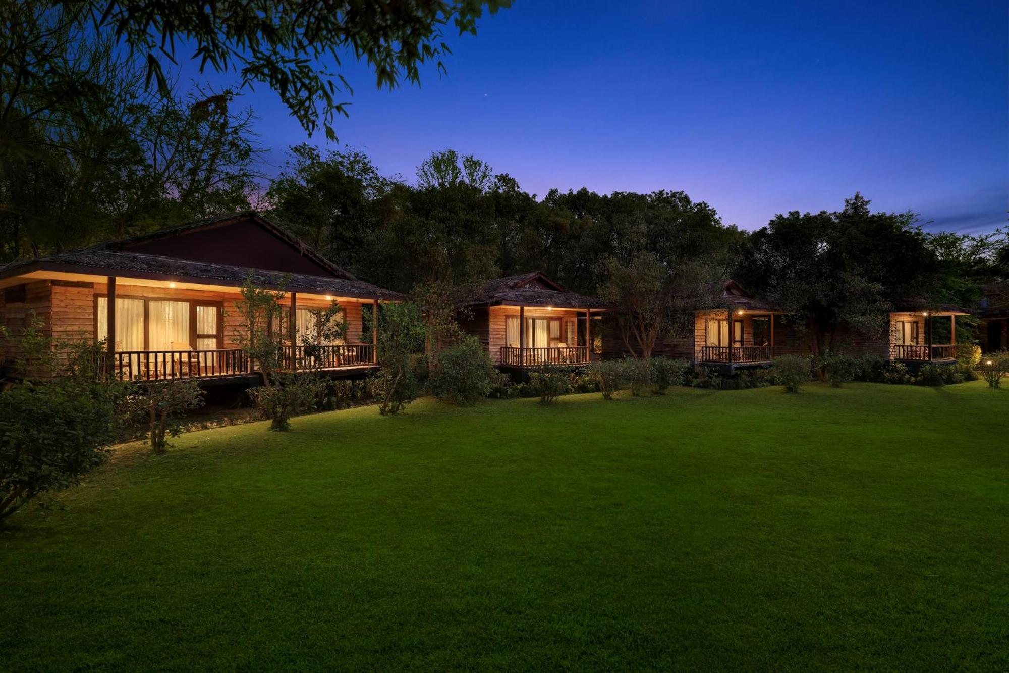 Patlahara Tigerland Safari - A Lemon Tree Resort, Chitwan, Nepal מראה חיצוני תמונה