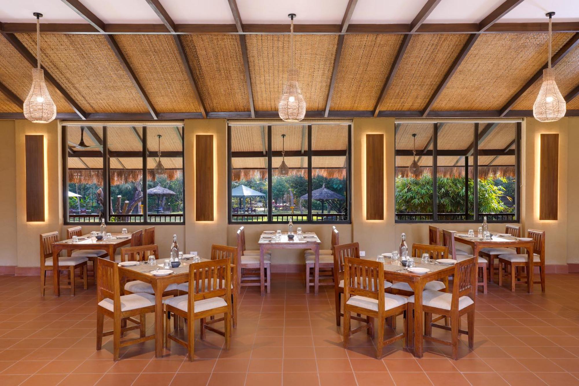 Patlahara Tigerland Safari - A Lemon Tree Resort, Chitwan, Nepal מראה חיצוני תמונה